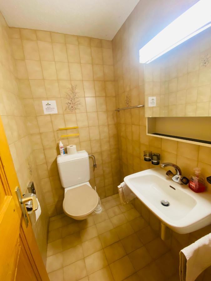 Rooms With Private Bathrooms Saas im Prattigau Eksteriør billede